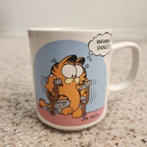 Garfield Broken Leg Wanna Dance Mug